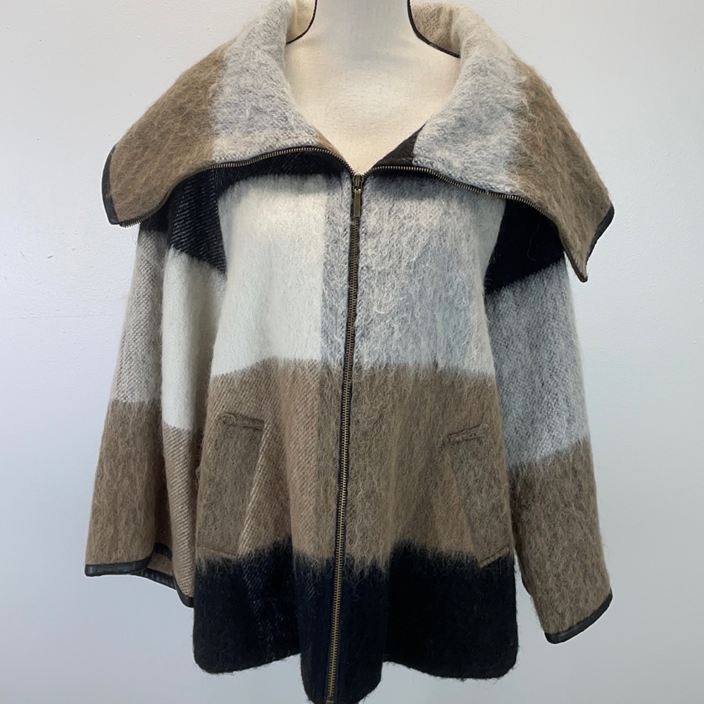 Marvin Richards Oversized Zip-Up Coat in Cream, Brown, Black